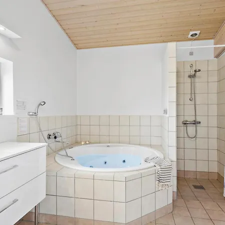 4 Bedroom Nice Home In Faaborg Fåborg