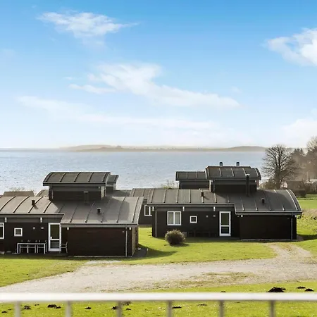 4 Bedroom In Holiday home